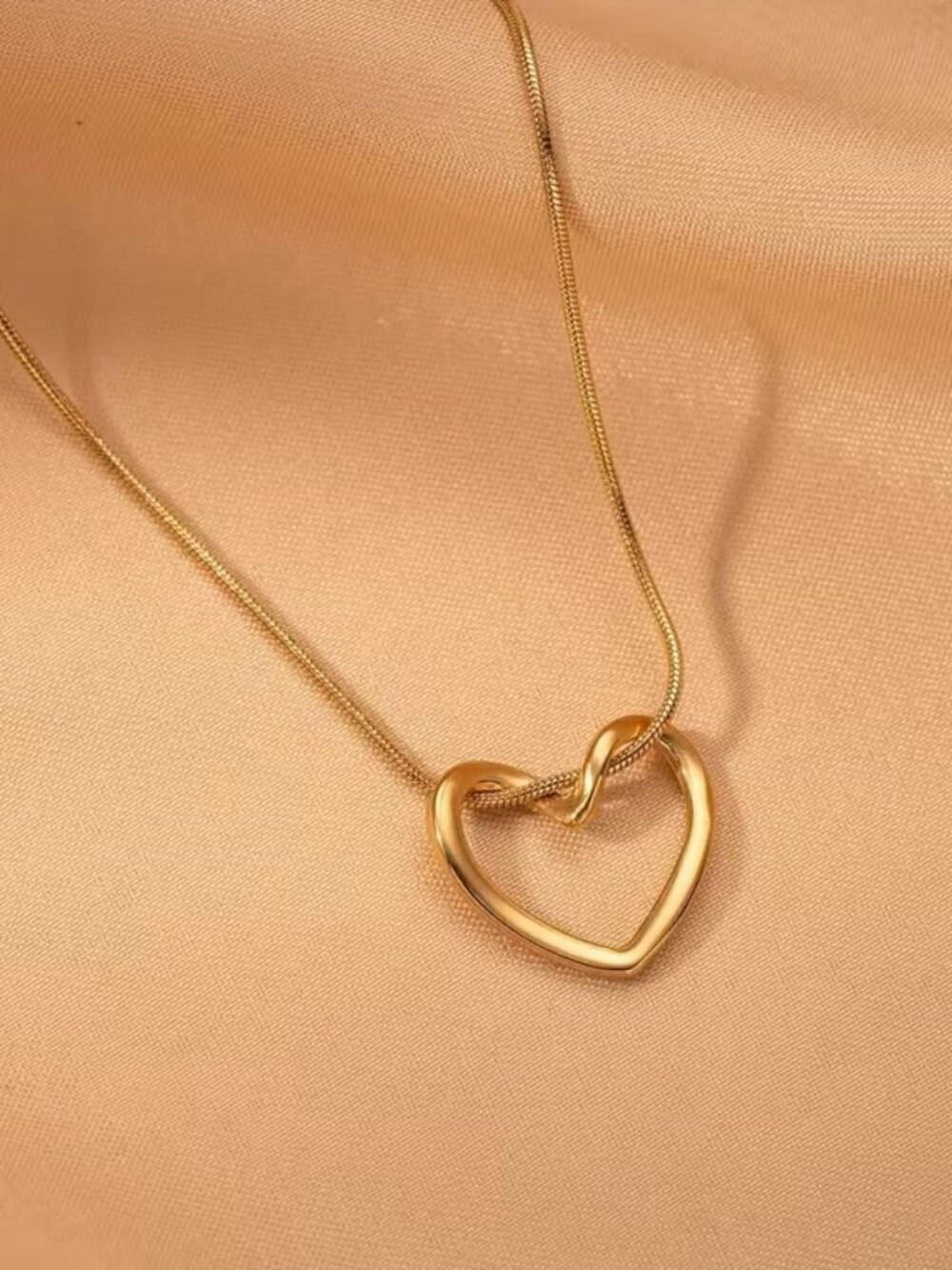 Gold Heart Pendant Minimalist Dainty Chain Necklace Fashion Jewelry Gift